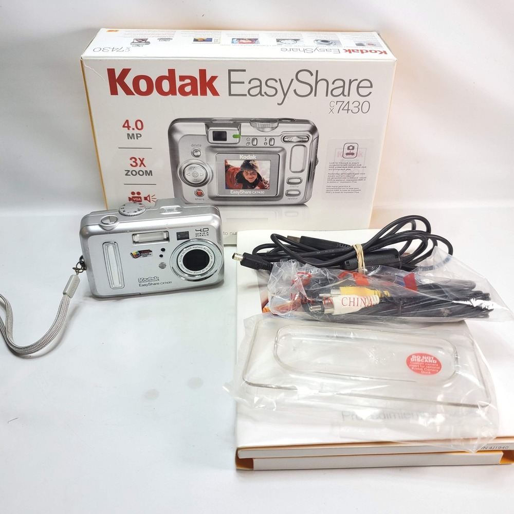 Kodak EasyShare CX7430 Digital Camera Silver 4.0MP 3x Zoom Y2K Retro Digicam Box